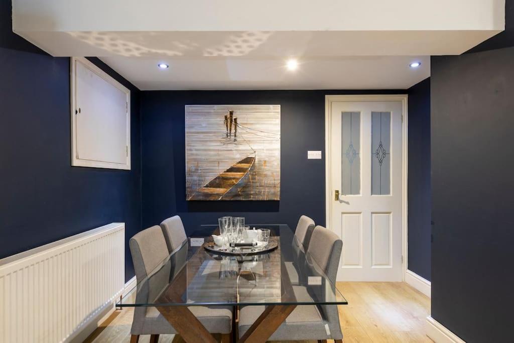 2 Double Bedroom Large Modern Self Contained Apartment Free Parking Camberley Exterior foto