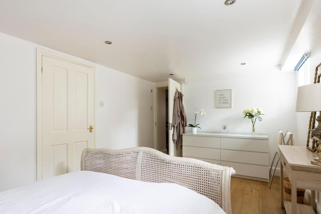 2 Double Bedroom Large Modern Self Contained Apartment Free Parking Camberley Exterior foto